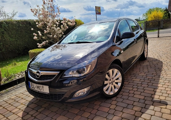 Opel Astra cena 26900 przebieg: 176000, rok produkcji 2010 z Sławno małe 436